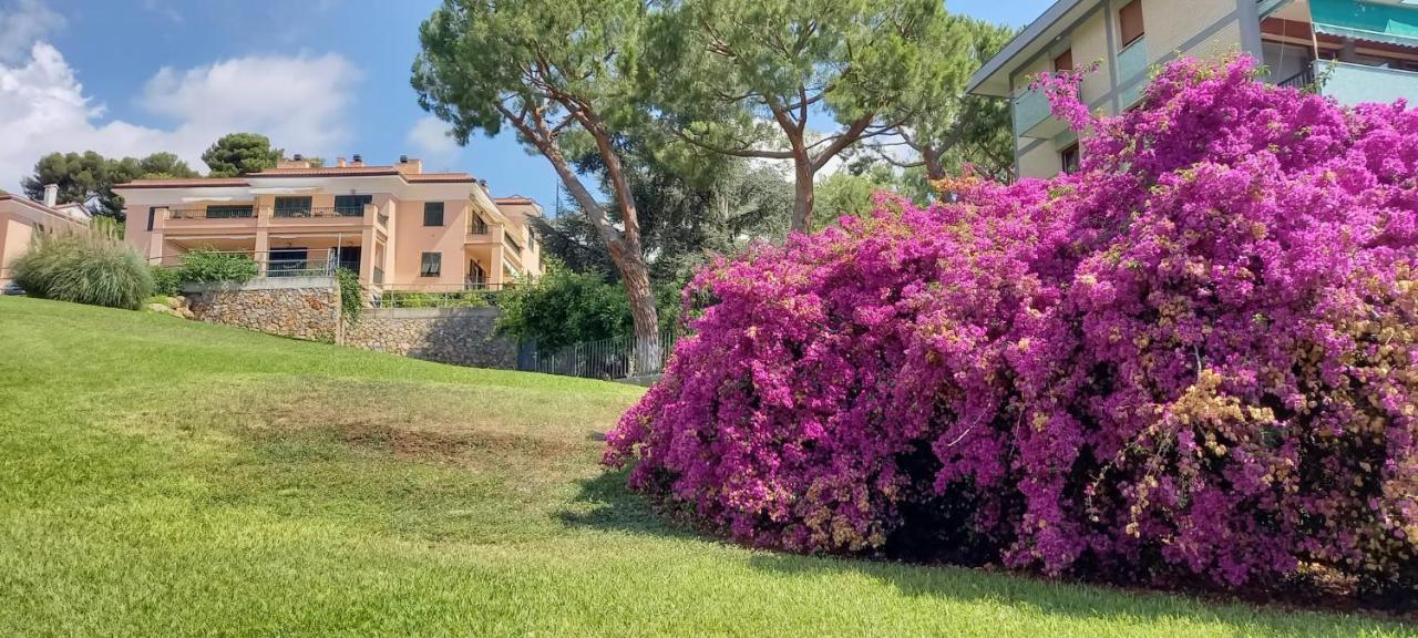Appartamento Nuccia - Box Auto Gratuito E Biancheria Inclusa Pietra Ligure Exterior foto