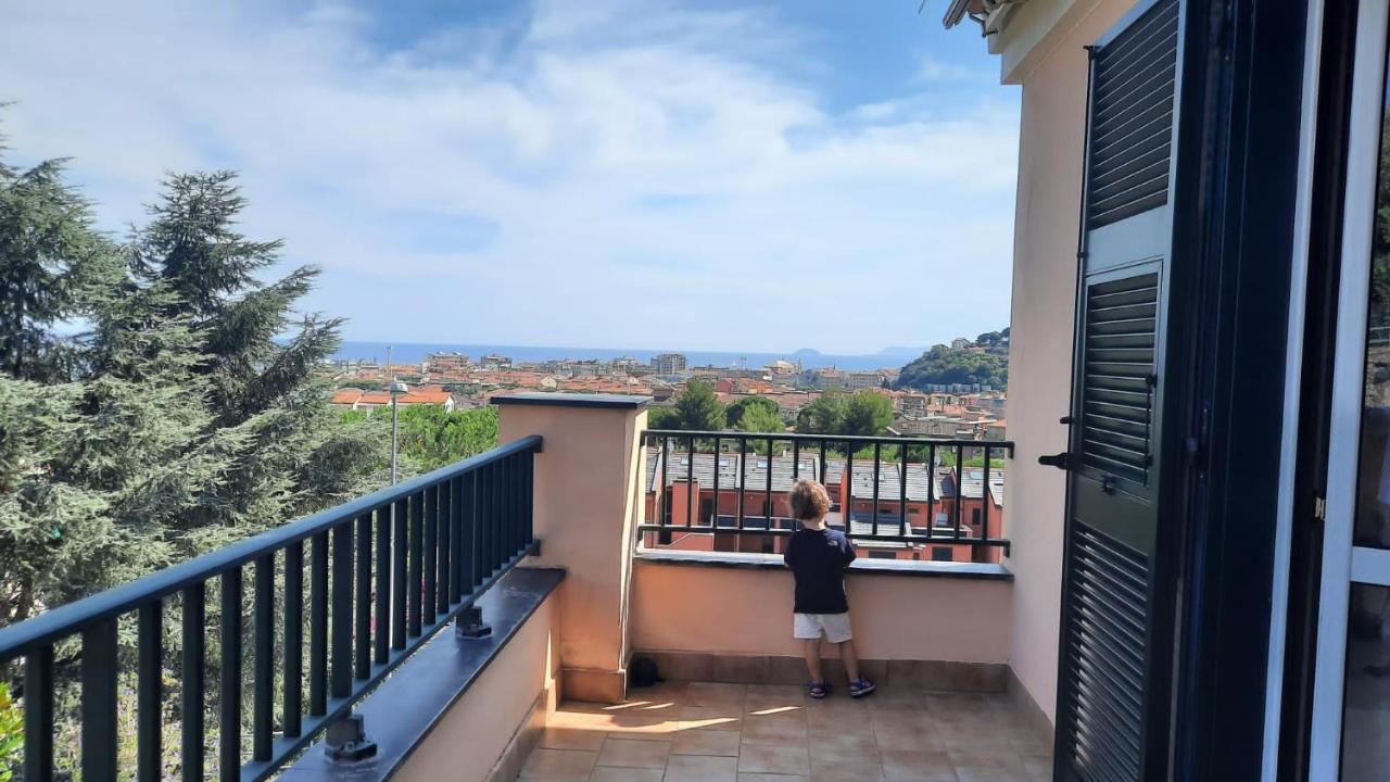 Appartamento Nuccia - Box Auto Gratuito E Biancheria Inclusa Pietra Ligure Exterior foto